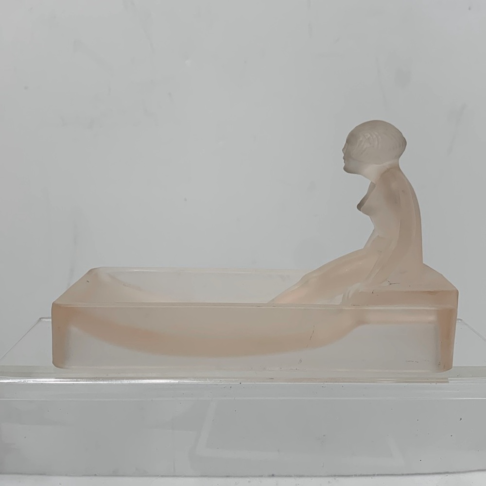 Vintage nude soap dish frosted pink